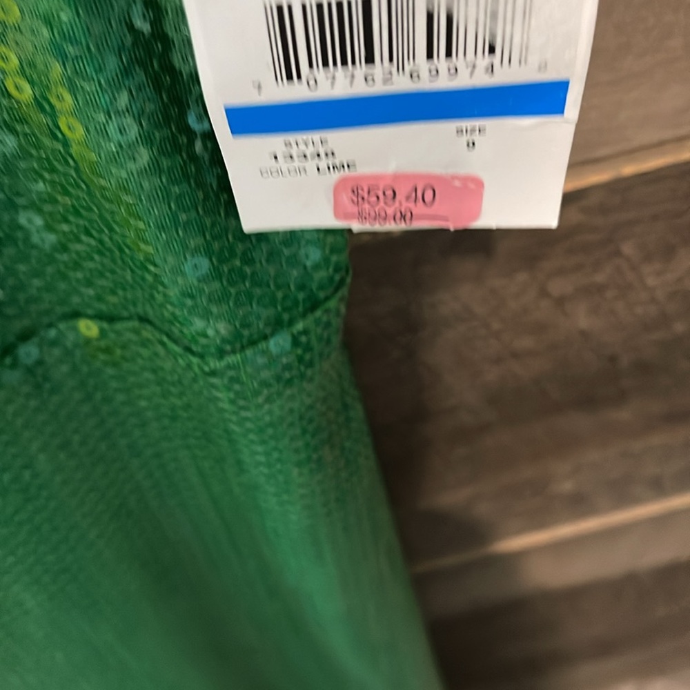 Morgan & Co. Vibrant Green Sequin mini dress brand new - Picture 4 of 4